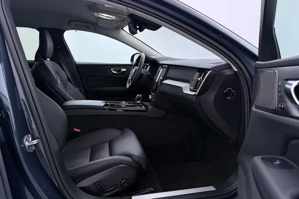 Volvo V60 T8 Plus Dark uit 2025, foto 5