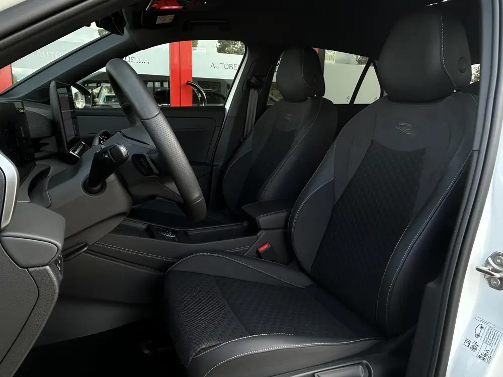 Volkswagen T-Roc 1.5 eTsi R-Line First Edition | NIEUW | R-L uit 2026, foto 5