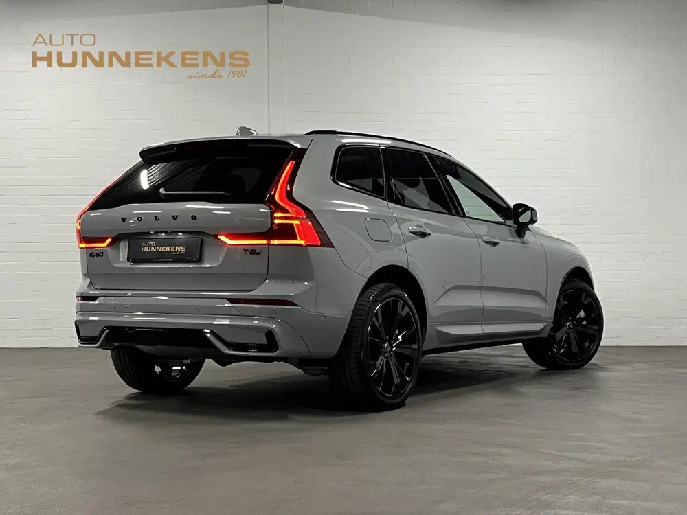 Volvo XC60 T8 PHEV AWD Ultra Black Edition Trekhaak uit 2026, foto 2