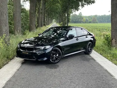 BMW 3-serie 330e SOH 95% uit 2024
