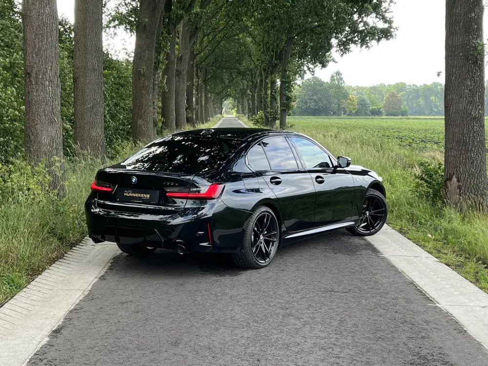 BMW 3-serie 330e SOH 95% uit 2024, foto 2