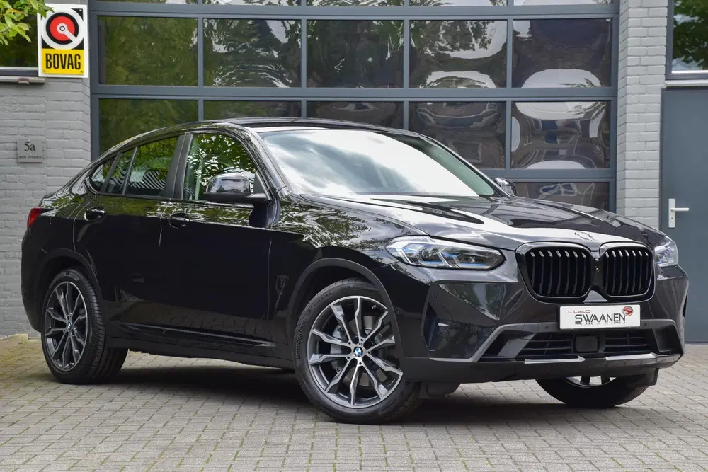 BMW X4 30i xDrive uit 2022, foto 3