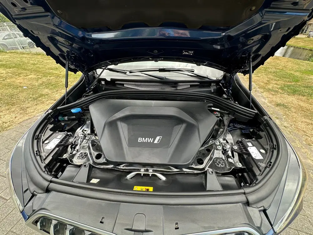 BMW iX1 XDrive30 67 kWh uit 2023, foto 13