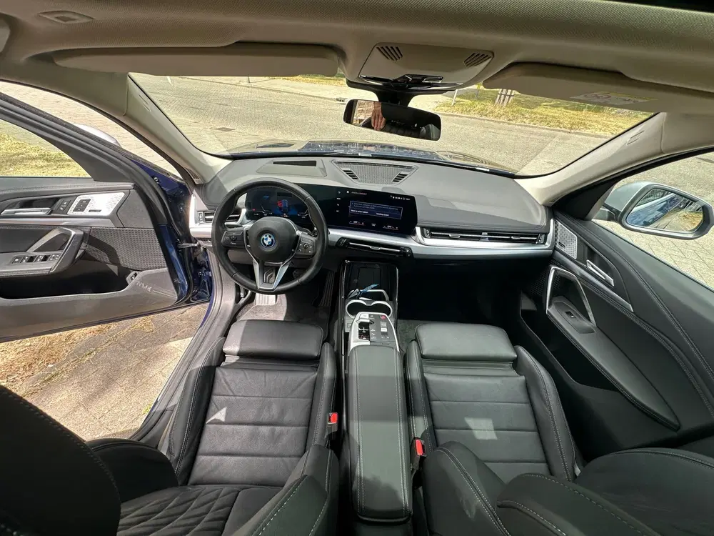 BMW iX1 XDrive30 67 kWh uit 2023, foto 18