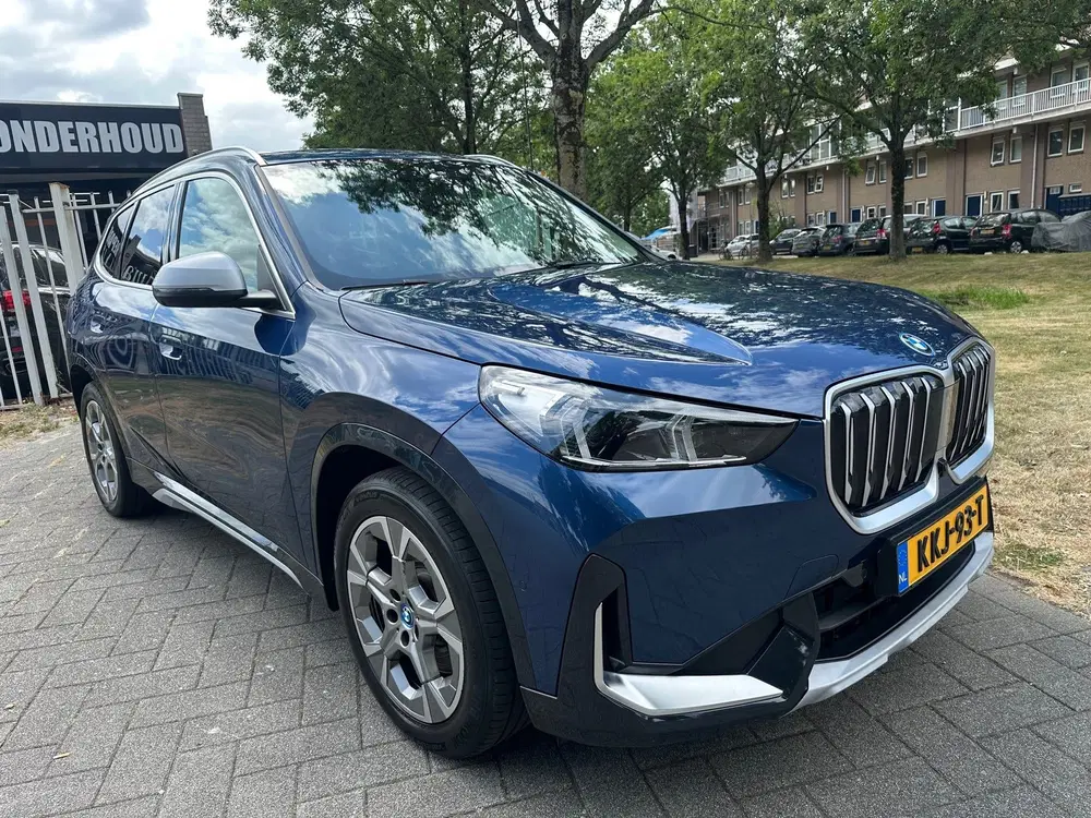 BMW iX1 XDrive30 67 kWh uit 2023, foto 3