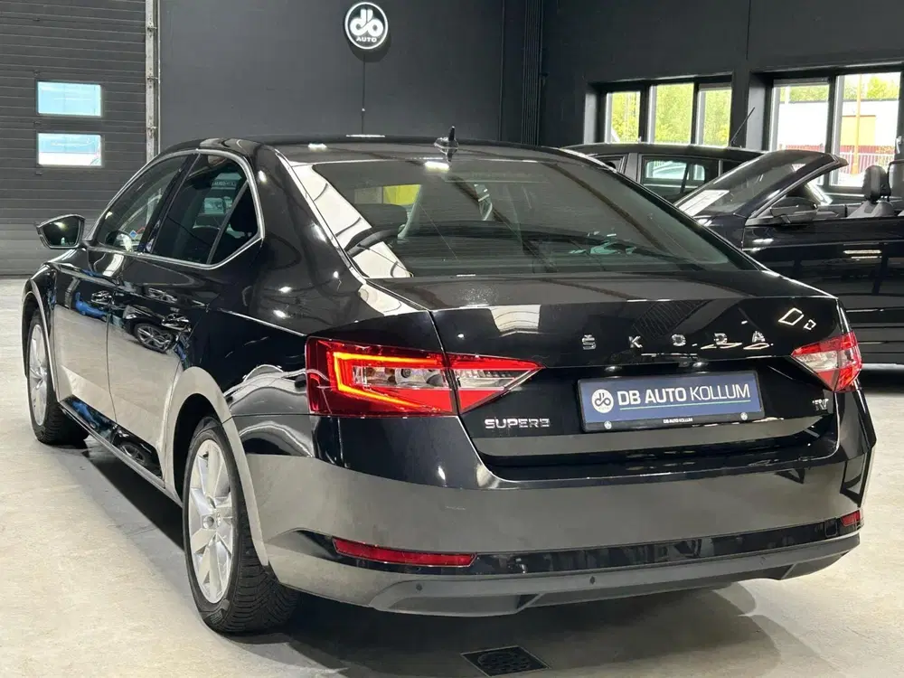 Skoda Superb 1.4 TSI iV Business Edition Plus SOH 91% I uit 2020, foto 2
