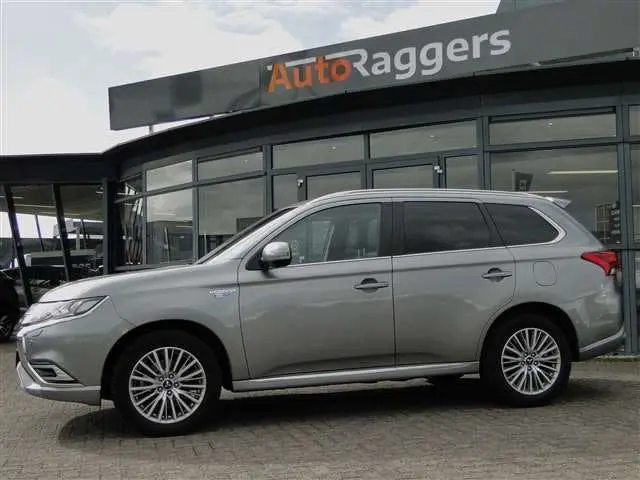 Mitsubishi Outlander 2.4 Phev 4wd Instyle | Schuifdak | Leer uit 2019, foto 2