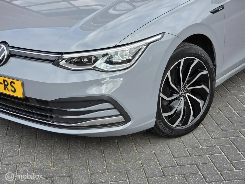 Volkswagen Golf 1.5 TSI STYLE CARPLAY CAMERA ACC MASSAGE uit 2020, foto 10