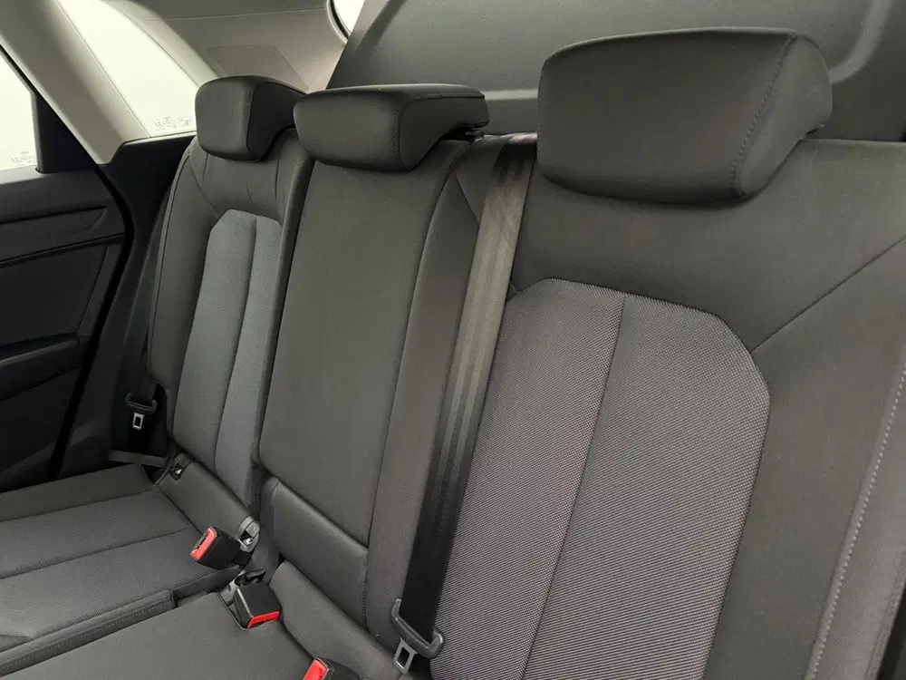 Audi Q3 45 TFSI e edition uit 2021, foto 13