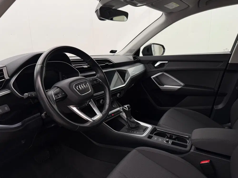 Audi Q3 45 TFSI e edition uit 2021, foto 6