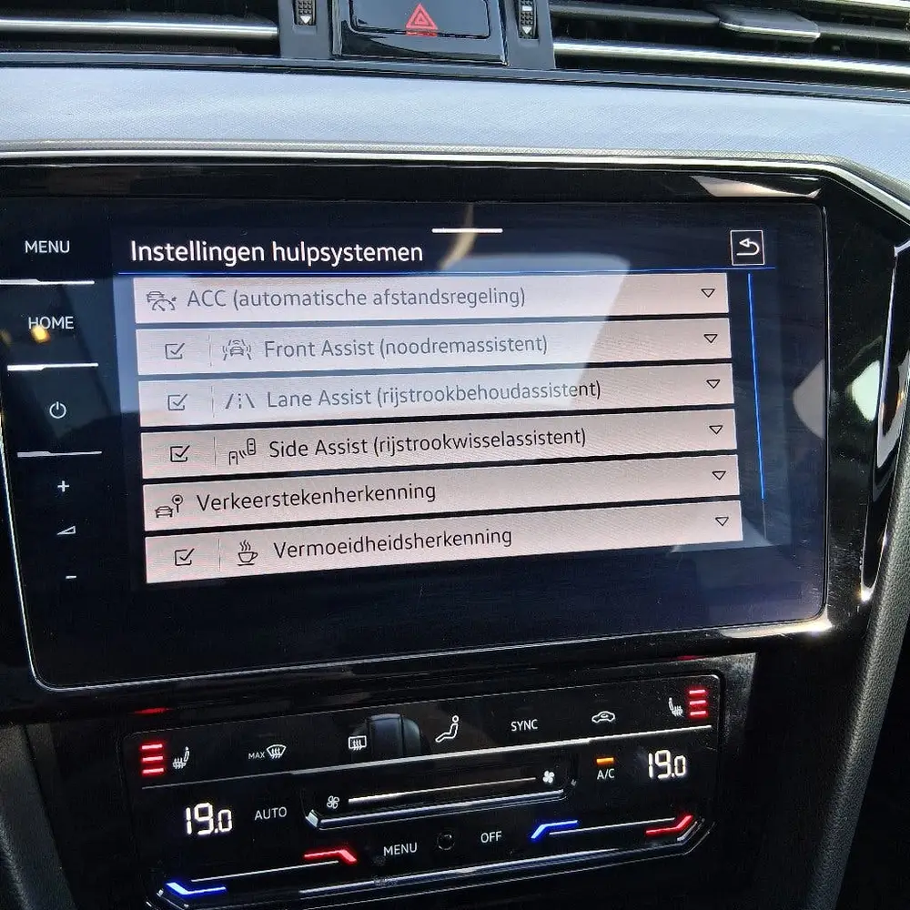 Volkswagen Passat Variant GTE 218PK/ DYNAUDIO/PANO/H.U.D. uit 2021, foto 18