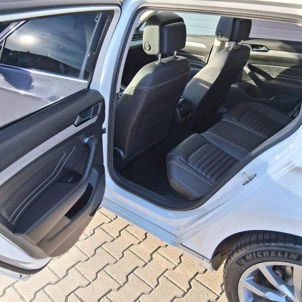 Volkswagen Passat Variant GTE 218PK/ DYNAUDIO/PANO/H.U.D. uit 2021, foto 20