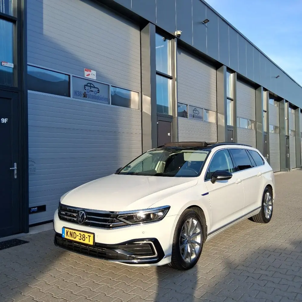 Volkswagen Passat Variant GTE 218PK/ DYNAUDIO/PANO/H.U.D. uit 2021, foto 3