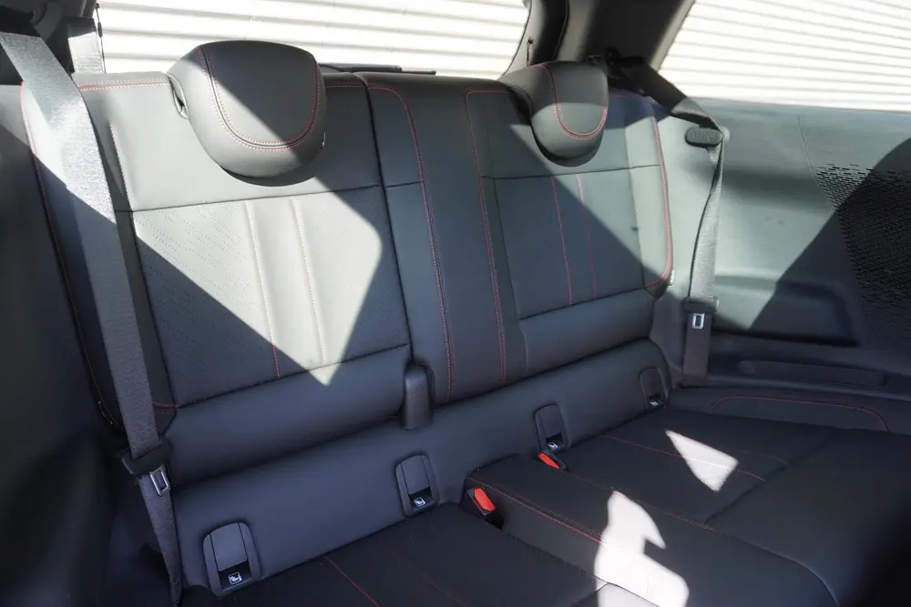 Mini John Cooper Works Cooper E John Cooper Works uit 2024, foto 10