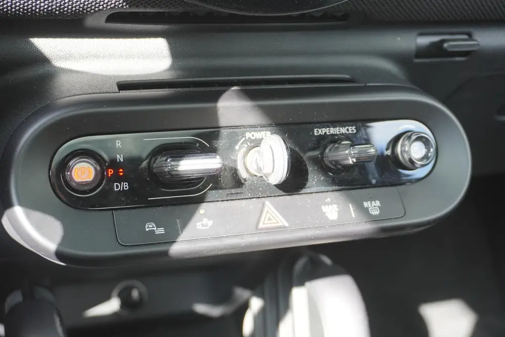 Mini John Cooper Works Cooper E John Cooper Works uit 2024, foto 12