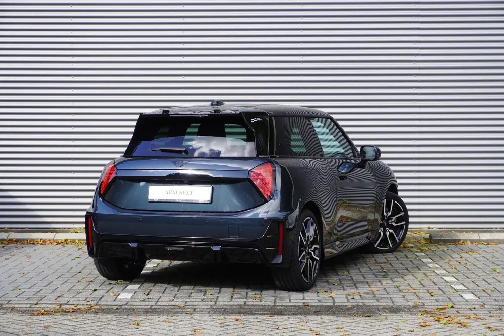 Mini John Cooper Works Cooper E John Cooper Works uit 2024, foto 2