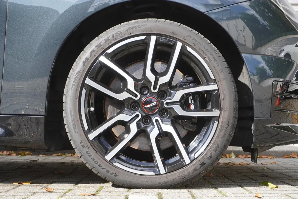 Mini John Cooper Works Cooper E John Cooper Works uit 2024, foto 6