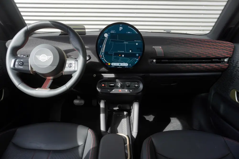 Mini John Cooper Works Cooper E John Cooper Works uit 2024, foto 9
