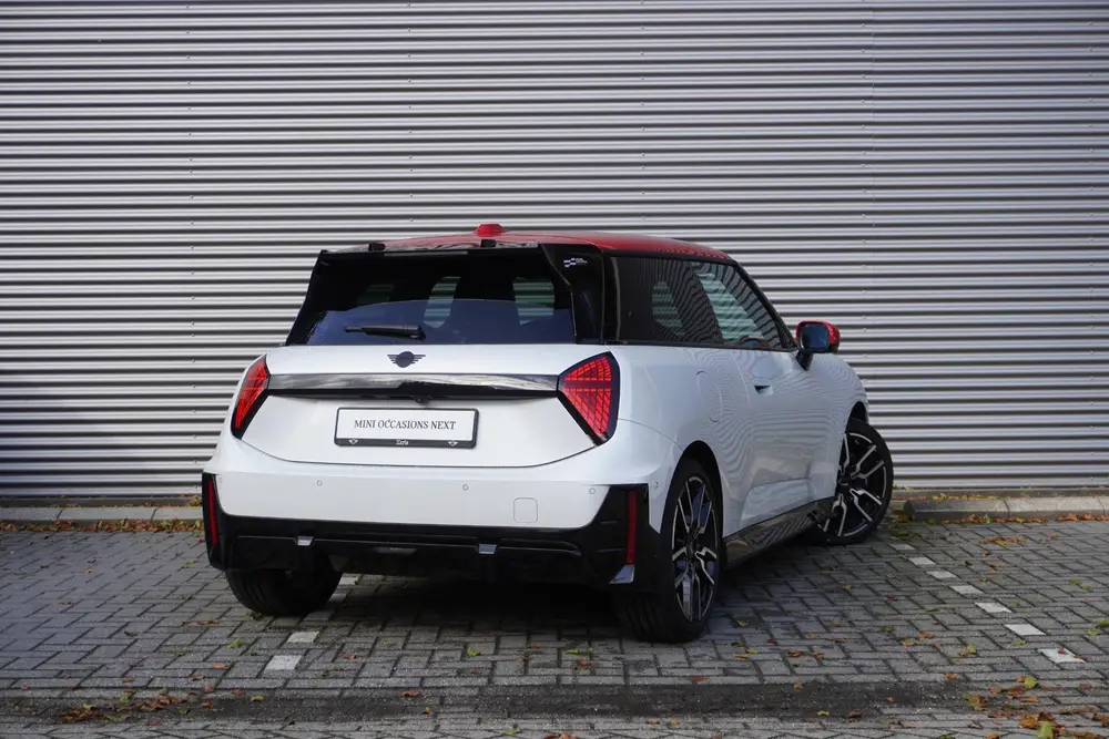 Mini John Cooper Works Cooper E John Cooper Works Pakket XL uit 2024, foto 2