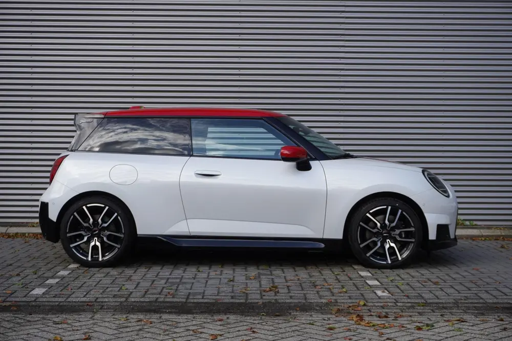 Mini John Cooper Works Cooper E John Cooper Works Pakket XL uit 2024, foto 4
