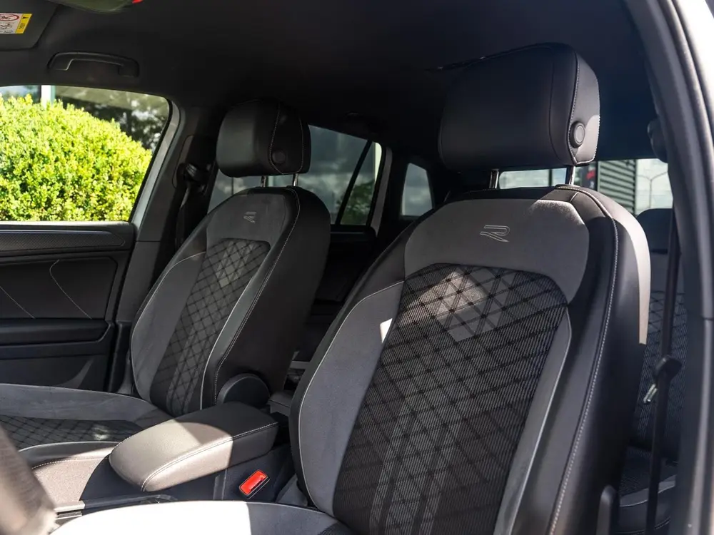 Volkswagen Tiguan 1.4 TSIe Hybrid R-Line Business+|ACC|HUD uit 2022, foto 14