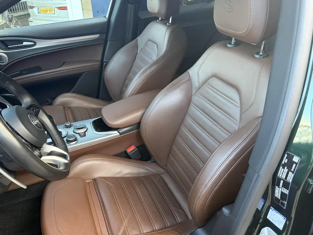 Alfa Romeo Stelvio 2.0 T AWD Veloce Ti / 280 PK / Bomvolle S uit 2020, foto 4