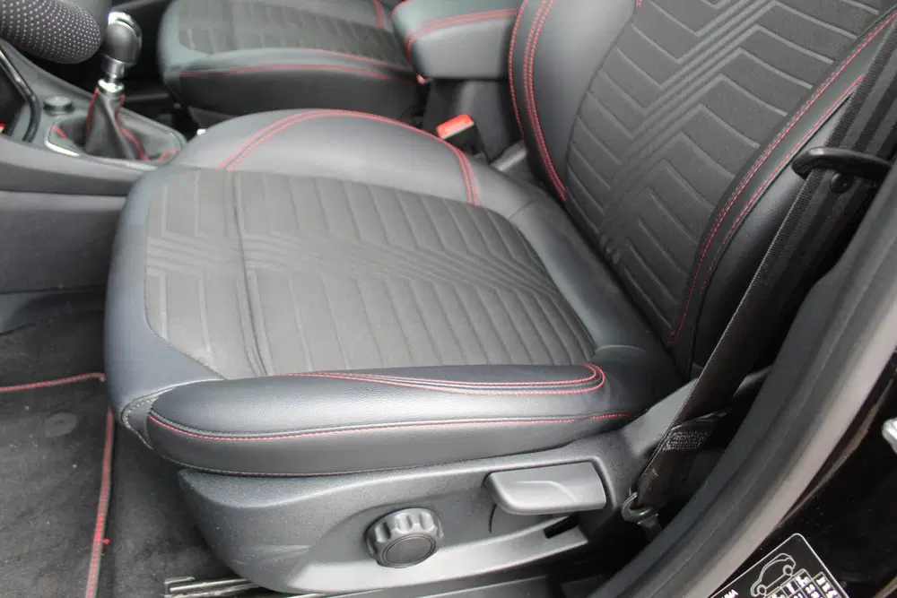 Ford Puma 1.0-125pk EcoBoost Hybrid ST-Line X. April uit 2024, foto 5