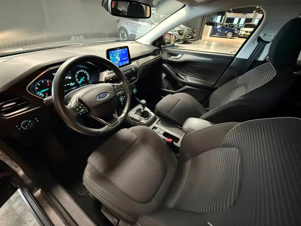 Ford Focus 1.0 EcoBoost ST Line Business uit 2019, foto 19