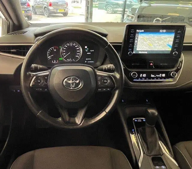 Toyota Corolla 1.8 Hybrid Comfort uit 2019, foto 2