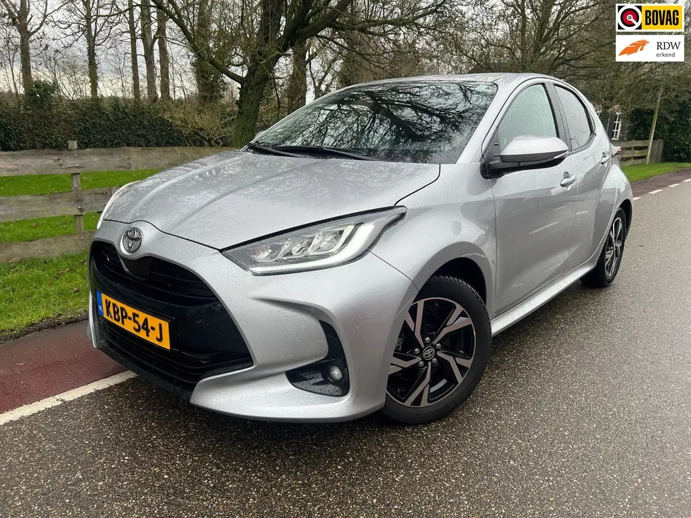 Toyota Yaris 1.5 Hybrid 115 First Edition Camera Automa uit 2024