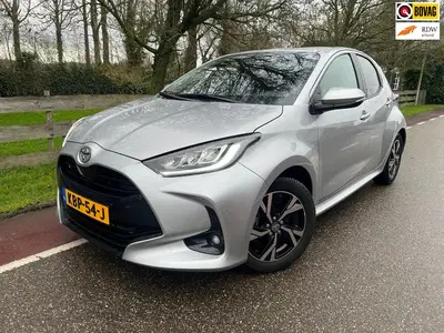 Toyota Yaris 1.5 Hybrid 115 First Edition Camera Automa uit 2024