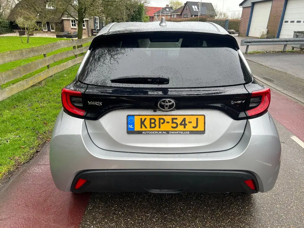 Toyota Yaris 1.5 Hybrid 115 First Edition Camera Automa uit 2024, foto 13