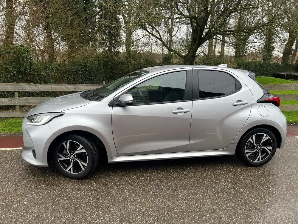 Toyota Yaris 1.5 Hybrid 115 First Edition Camera Automa uit 2024, foto 17