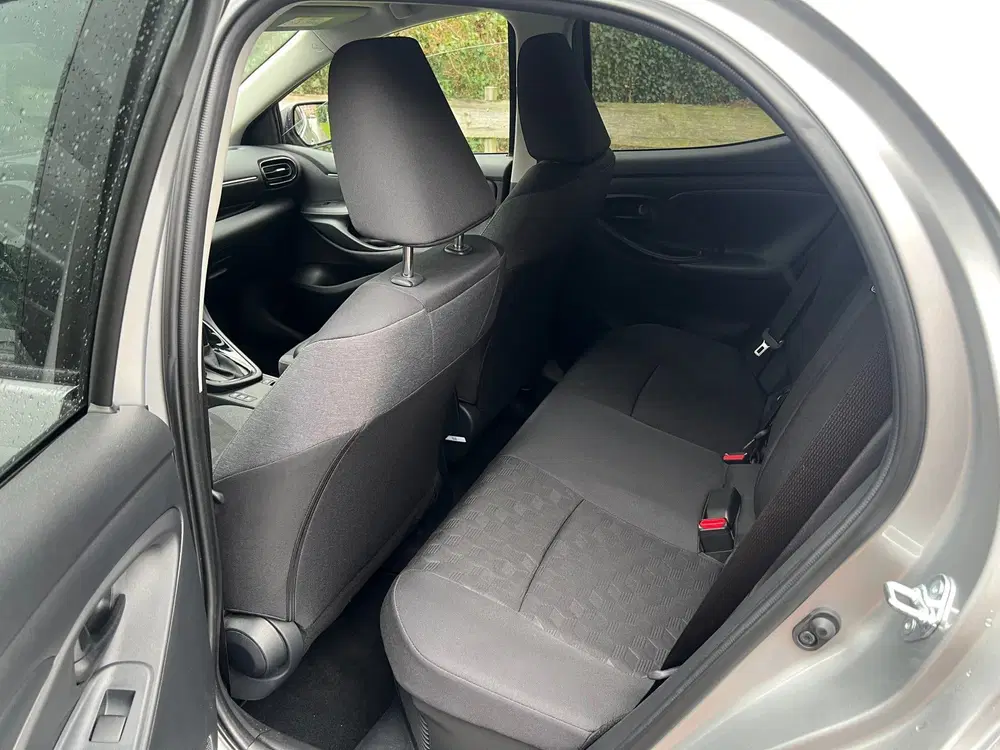 Toyota Yaris 1.5 Hybrid 115 First Edition Camera Automa uit 2024, foto 19
