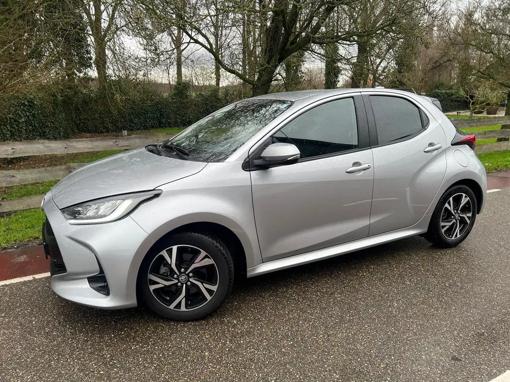 Toyota Yaris 1.5 Hybrid 115 First Edition Camera Automa uit 2024, foto 2