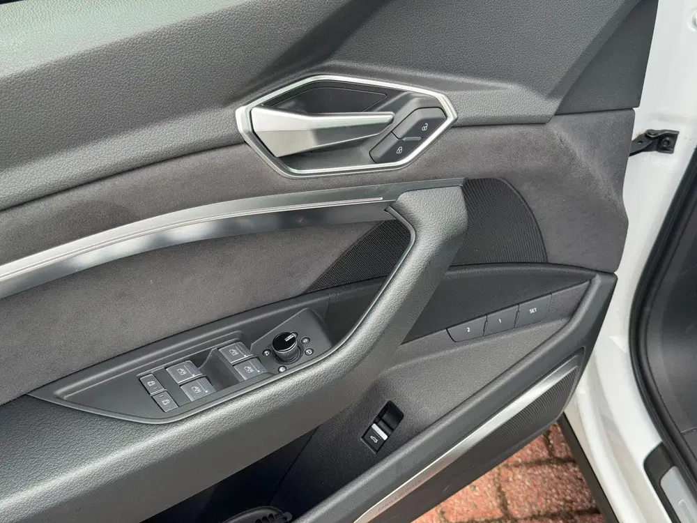 Audi e-tron 3x S Quattro 95 kWh 503PK uit 2021, foto 18