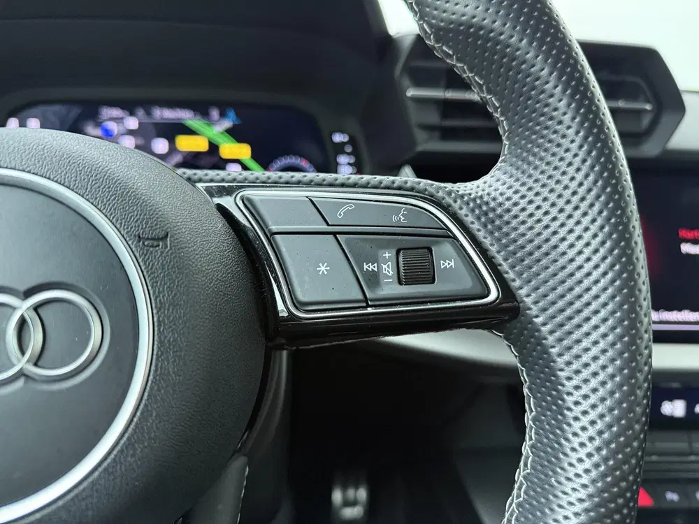 Audi A3 35 TFSI S edition uit 2022, foto 12