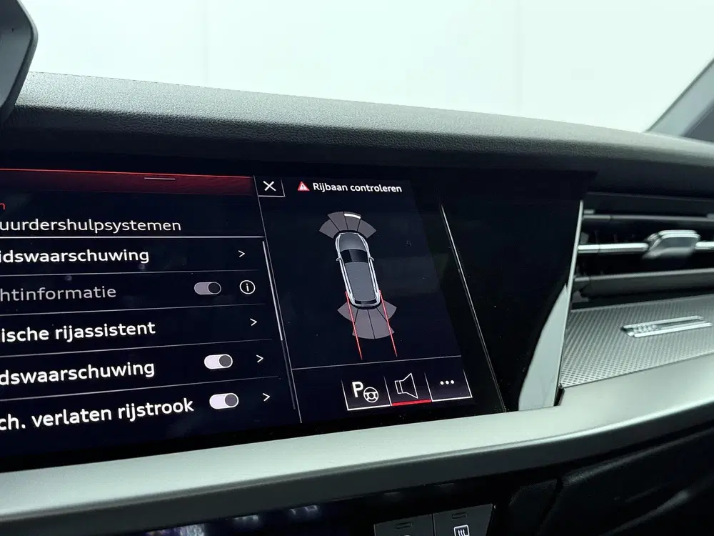 Audi A3 35 TFSI S edition uit 2022, foto 20