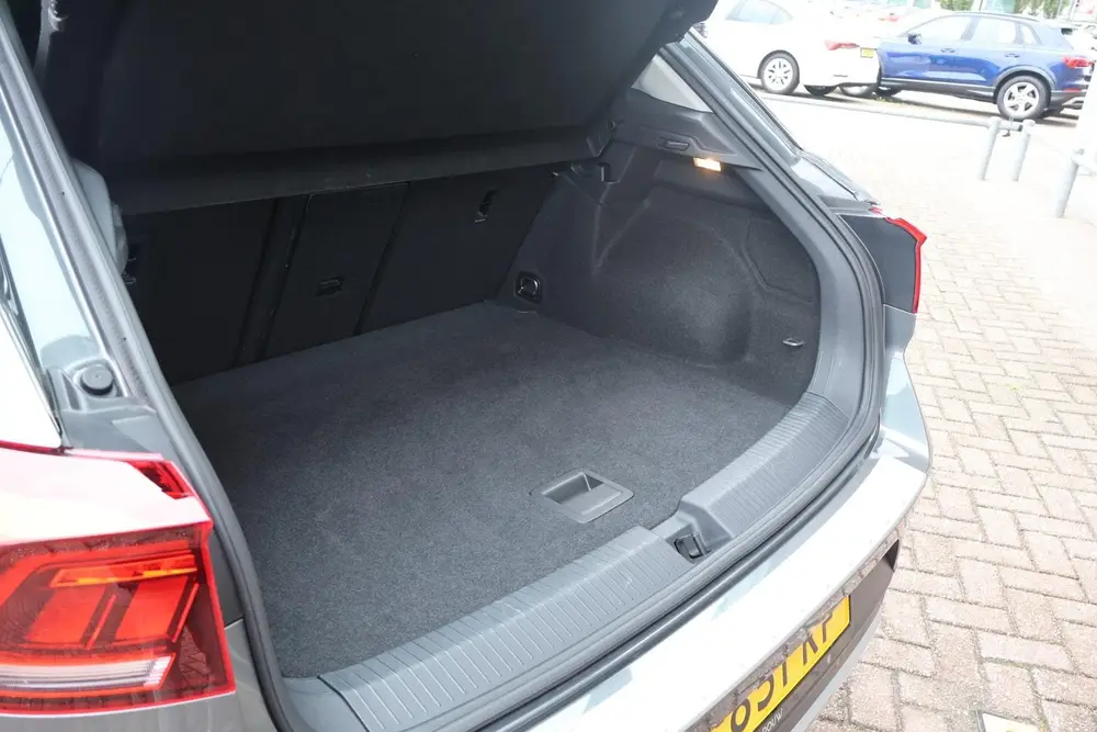 Volkswagen T-Roc 1.0 TSI Life | Navigatie | Parkeersensoren uit 2023, foto 16