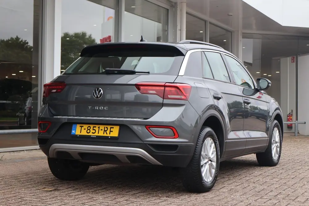 Volkswagen T-Roc 1.0 TSI Life | Navigatie | Parkeersensoren uit 2023, foto 2