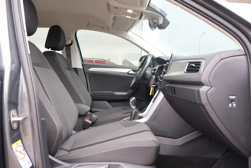 Volkswagen T-Roc 1.0 TSI Life | Navigatie | Parkeersensoren uit 2023, foto 4