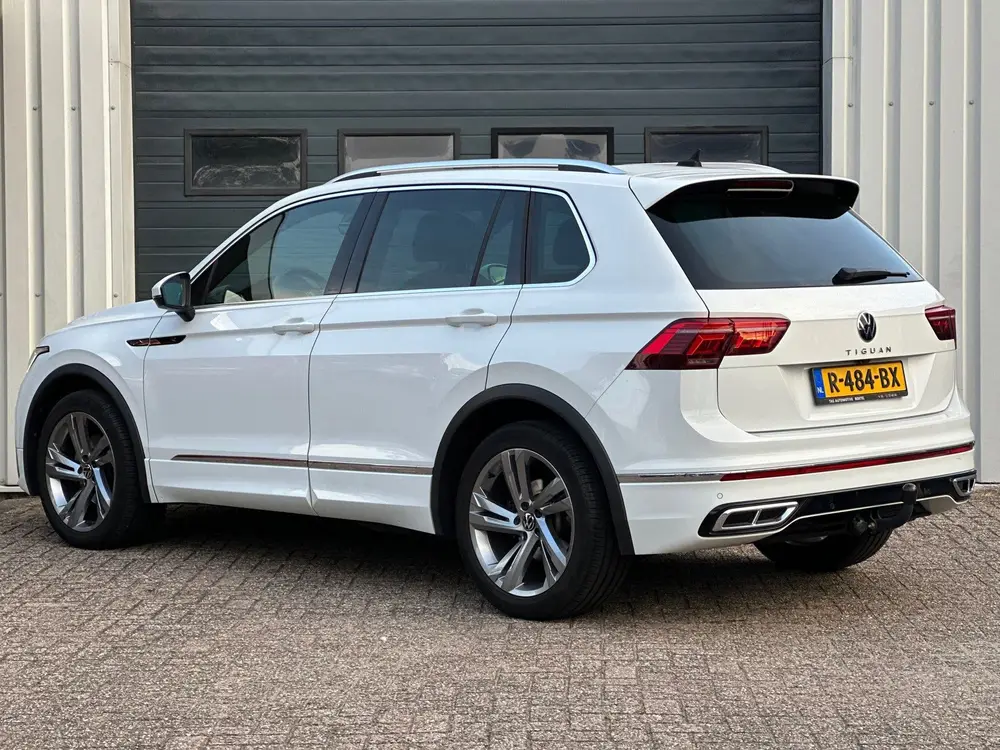 Volkswagen Tiguan 1.5 TSI R-Line Business+ PANO / 90.910 NAP uit 2022, foto 2