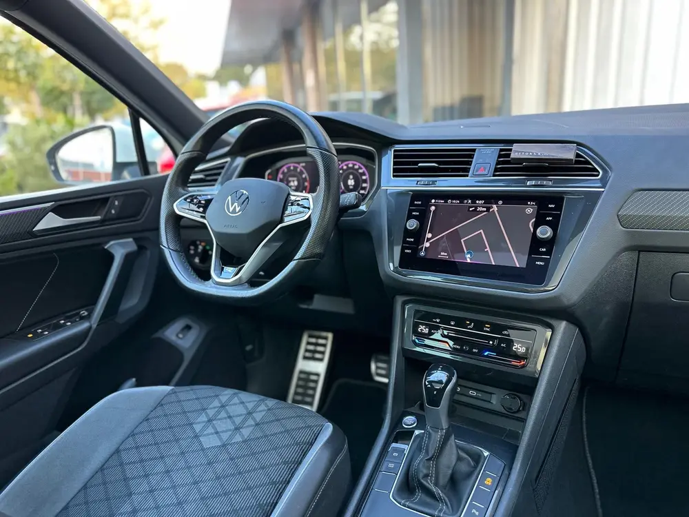 Volkswagen Tiguan 1.5 TSI R-Line Business+ PANO / 90.910 NAP uit 2022, foto 20