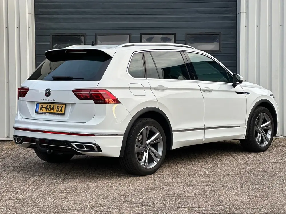 Volkswagen Tiguan 1.5 TSI R-Line Business+ PANO / 90.910 NAP uit 2022, foto 3