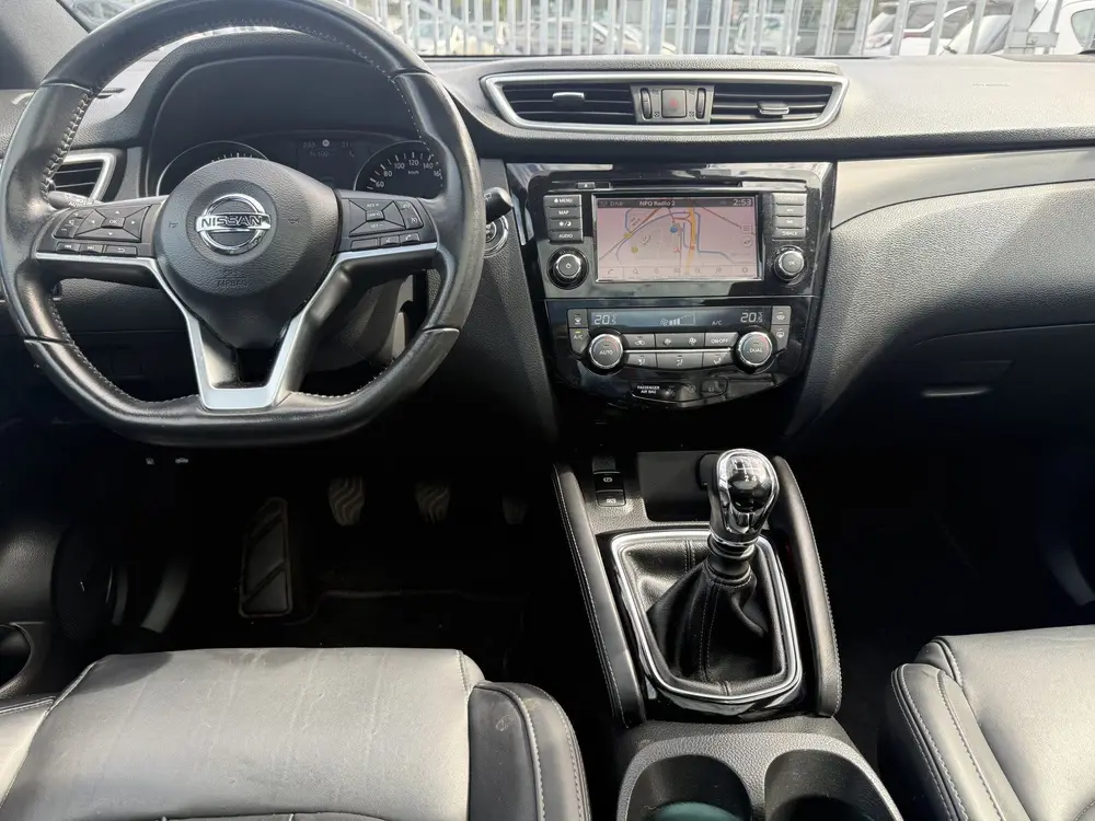 Nissan Qashqai 1.3 DIG-T 160 PK Tekna + Panoramadak, Leder C uit 2019, foto 2