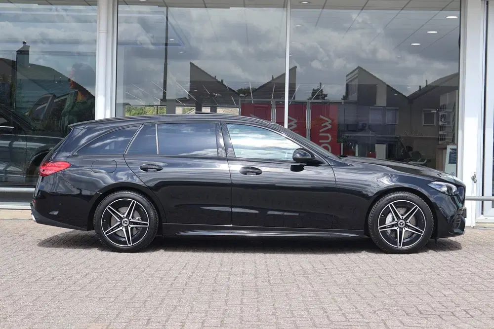 Mercedes-Benz C-Klasse 300e 313pk AMG Line uit 2023, foto 3