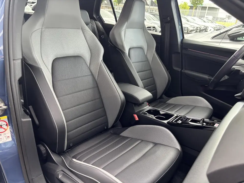 Volkswagen Golf 1.5 eHybrid GTE | Panoramadak | Garantie tot uit 2025, foto 19