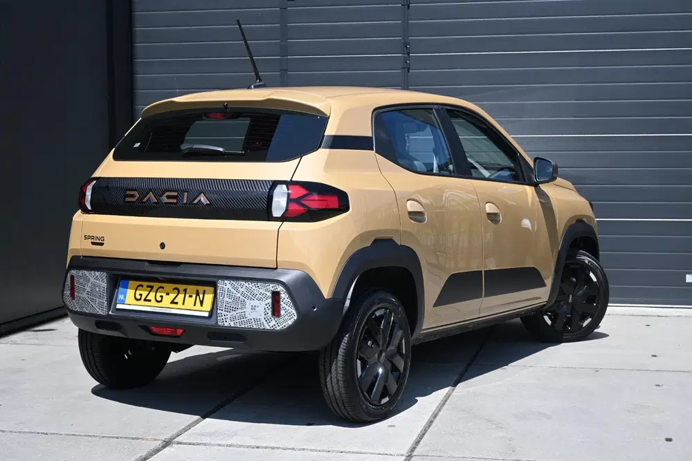 Dacia Spring Extreme 65 26.8 kWh uit 2024, foto 3