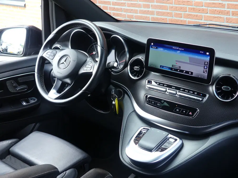 Mercedes-Benz V-Klasse 300d AMG Dubbel Cabine Elek stoelen L uit 2023, foto 2