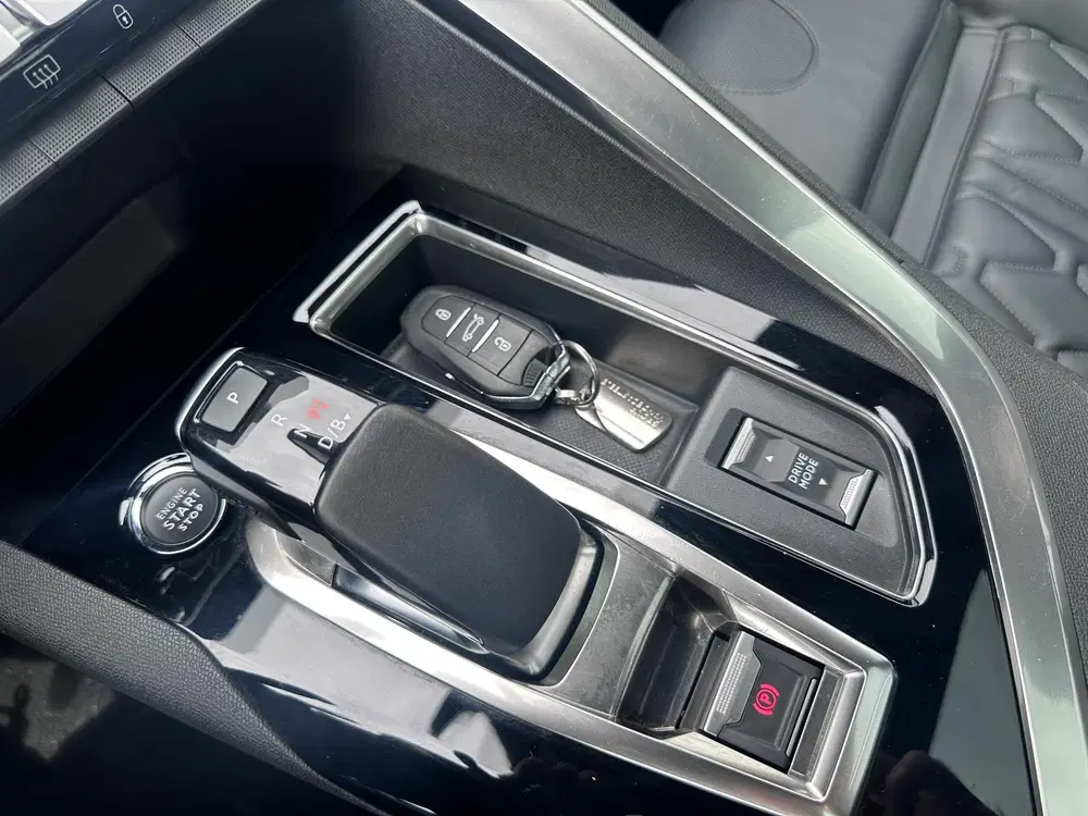 Peugeot 3008 1.6 HYbrid 225 GT Black Pack uit 2022, foto 15